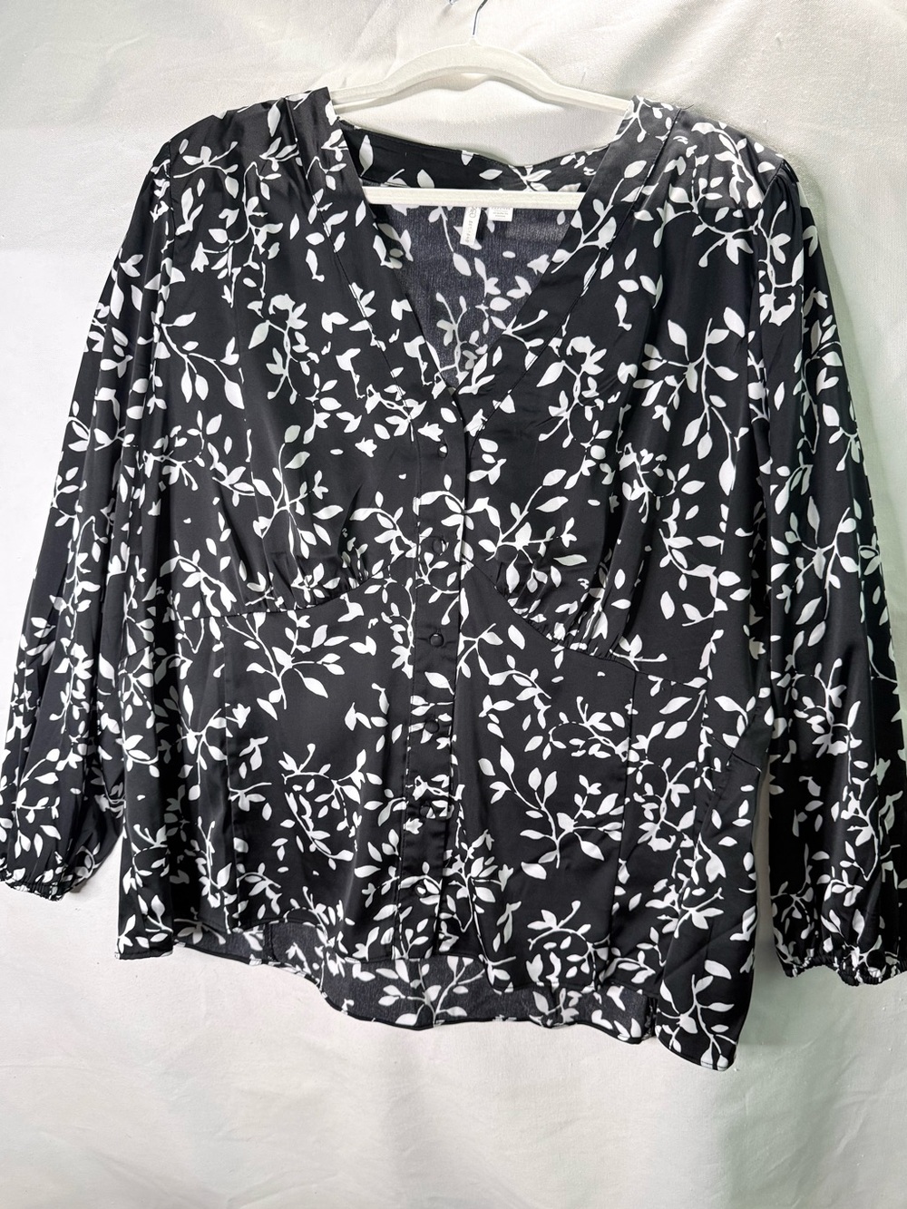 Cato Black & White Floral Button-Front Blouse